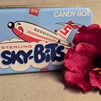 lyseblaa-candybox-sky-bits-Sterling-metalboks-Toms-